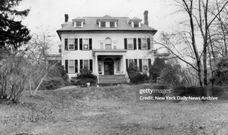 The $90 431 Hillside Avenue, Westfield, N.J. 19 room mansion of John... News Photo - Getty Images